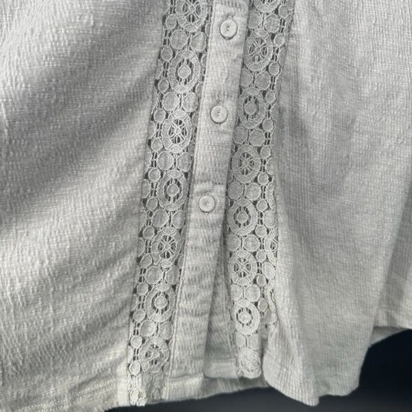 Easel Gray Short Sleeve Flutter Sleeve Size Medium Blouse Button - Picture 3 of 8